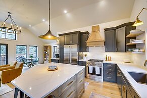 Inviting & Renovated Home in Crested Butte!