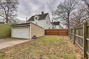 Lakewood Home w/ Yard ~ 8 Mi to Cleveland!