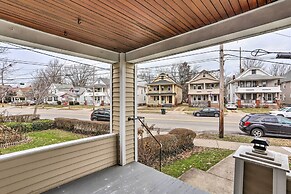 Lakewood Home w/ Yard ~ 8 Mi to Cleveland!