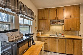 Lakewood Home w/ Yard ~ 8 Mi to Cleveland!