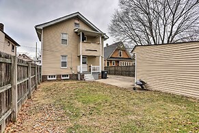 Lakewood Home w/ Yard ~ 8 Mi to Cleveland!