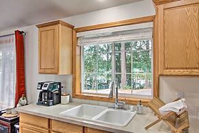 'the Peacock House' - Waterfront Home w/ Hot Tub!