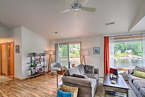 'the Peacock House' - Waterfront Home w/ Hot Tub!