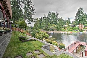 'the Peacock House' - Waterfront Home w/ Hot Tub!