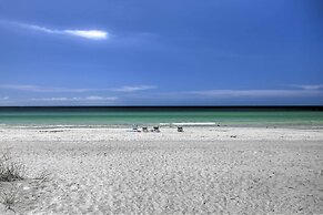 Updated Condo Near Beach: Ideal Walkable Location!