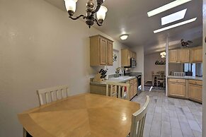 'rustic Retreat' Moab Townhome w/ Grill & Fire Pit