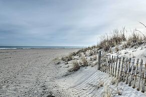 Spacious Avalon Beach House - 2 Blocks to Water!