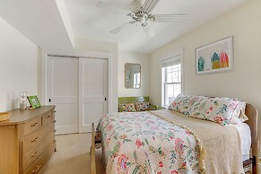 Spacious Avalon Beach House - 2 Blocks to Water!