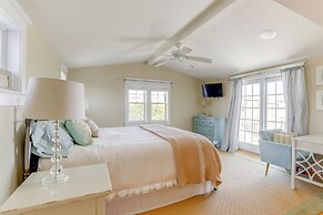 Spacious Avalon Beach House - 2 Blocks to Water!