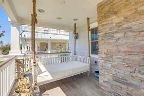 Spacious Avalon Beach House - 2 Blocks to Water!