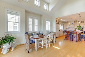 Spacious Avalon Beach House - 2 Blocks to Water!