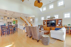 Spacious Avalon Beach House - 2 Blocks to Water!