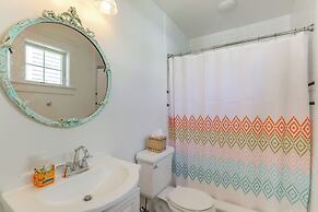 Spacious Avalon Beach House - 2 Blocks to Water!