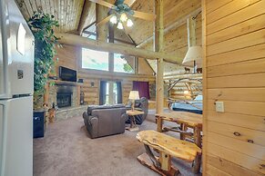 Gatlinburg Cabin w/ Deck ~ 11 Miles to Downtown