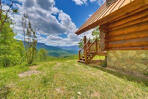 Gatlinburg Cabin w/ Deck ~ 11 Miles to Downtown