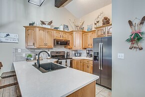 Colorado Escape w/ Pool Access & Mountain Views!