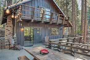 Walk Downtown: Arnold Cabin w/ Large Deck!