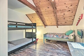 Walk Downtown: Arnold Cabin w/ Large Deck!