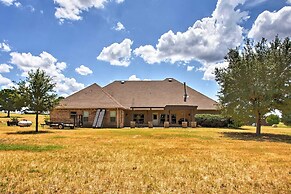Spacious Stallion Lake Ranch Home w/ Patio
