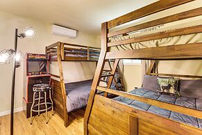 Furnished Deck + Fire Pit: Poconos Outdoorsy Gem