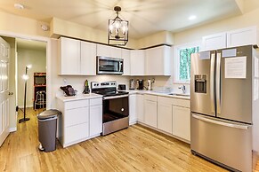 Furnished Deck + Fire Pit: Poconos Outdoorsy Gem