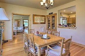 Fruita Victorian Home w/ Hot Tub + Mountains!