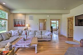 Fruita Victorian Home w/ Hot Tub + Mountains!