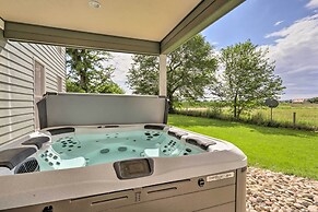 Fruita Victorian Home w/ Hot Tub + Mountains!
