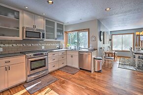 Hot Tub + Deck: Large Sunriver Home Near Skiing