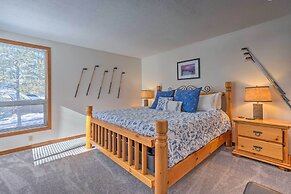 Hot Tub + Deck: Large Sunriver Home Near Skiing