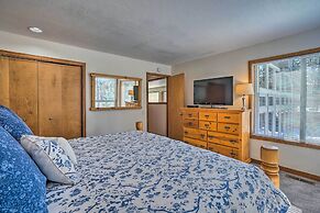 Hot Tub + Deck: Large Sunriver Home Near Skiing