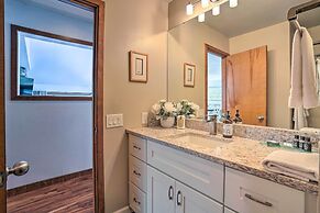 Hot Tub + Deck: Large Sunriver Home Near Skiing