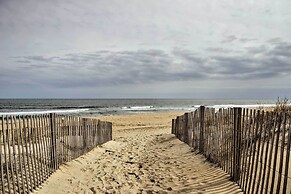 Walk to Beach: Modern Ocean City Condo