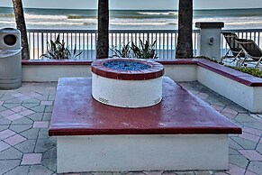 Ocean-view Daytona Beach Resort Retreat w/ Balcony
