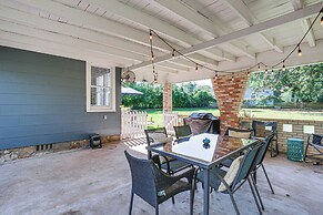 1 Mi to Dtwn: Family-friendly Brenham Bungalow!