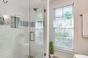 1 Mi to Dtwn: Family-friendly Brenham Bungalow!