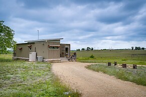 Peaceful Texas Getaway ~ 16 Mi to New Braunfels!