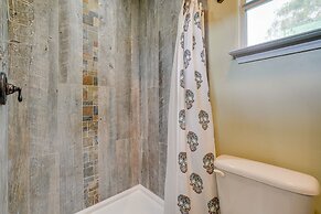 Peaceful Texas Getaway ~ 16 Mi to New Braunfels!