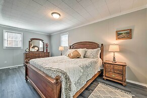 Charming Yadkin Valley Cottage w/ Deck & Yard