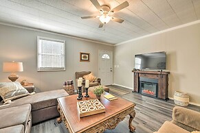 Charming Yadkin Valley Cottage w/ Deck & Yard