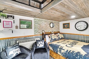 Cozy Tiny Cabin Near Mount Rushmore!