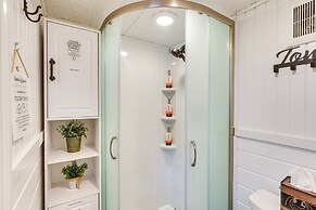 Cozy Tiny Cabin Near Mount Rushmore!