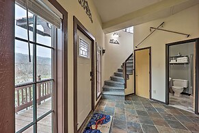 'skiway Chalet' Home w/ Hot Tub in Beech Mountain!