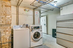 Walk to Downtown Albany: Ten Broeck Triangle Apt!