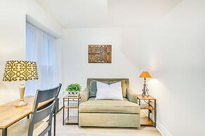 Walk to Downtown Albany: Ten Broeck Triangle Apt!