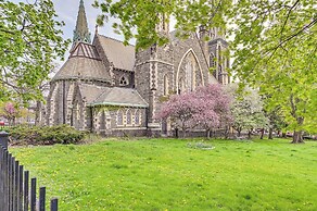 Walk to Downtown Albany: Ten Broeck Triangle Apt!