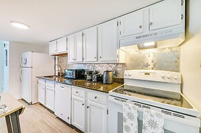 Walk to Downtown Albany: Ten Broeck Triangle Apt!