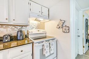 Walk to Downtown Albany: Ten Broeck Triangle Apt!