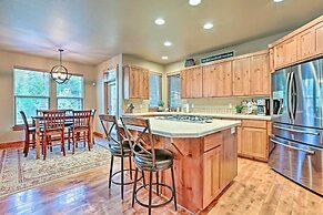 Spacious Sunriver Home w/ Hot Tub & Gas Grill