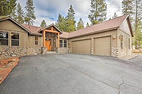 Spacious Sunriver Home w/ Hot Tub & Gas Grill